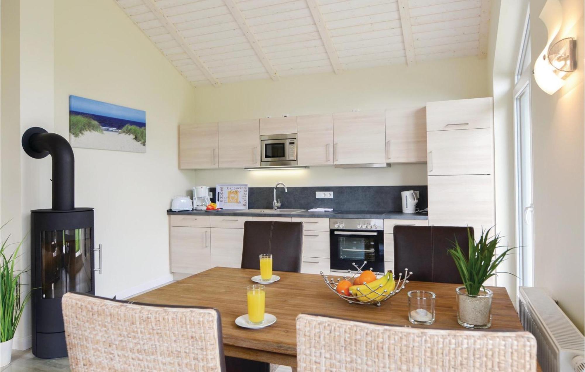 Awesome Home In Dagebuell With Kitchen Luaran gambar